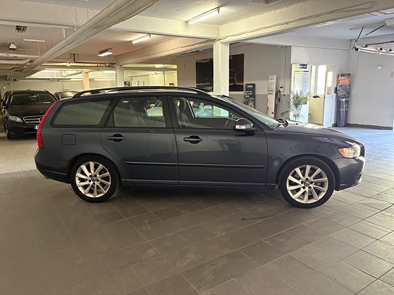 Volvo V50 8 of 16