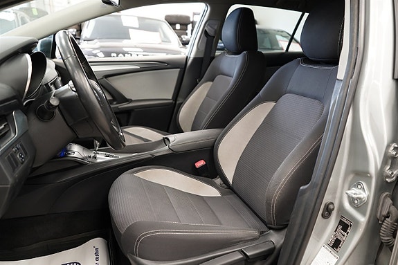 Toyota Avensis 16 of 22