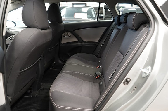 Toyota Avensis 10 of 22