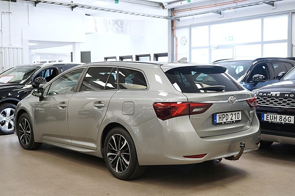 Toyota Avensis 3 of 22