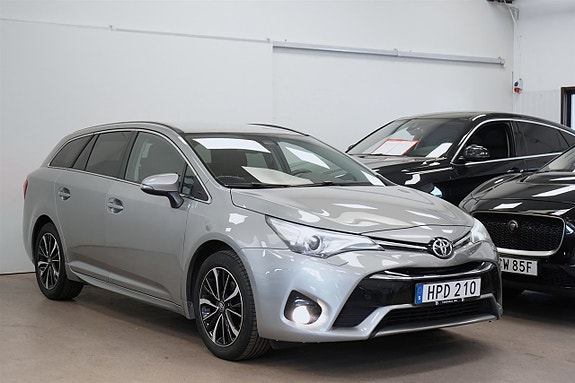 Toyota Avensis 7 of 22