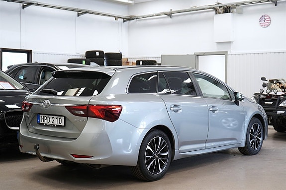 Toyota Avensis 5 of 22