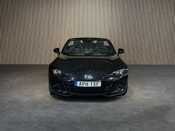 Mazda MX-5 8 of 28