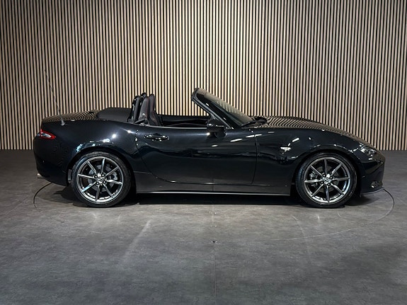 Mazda MX-5 3 of 5