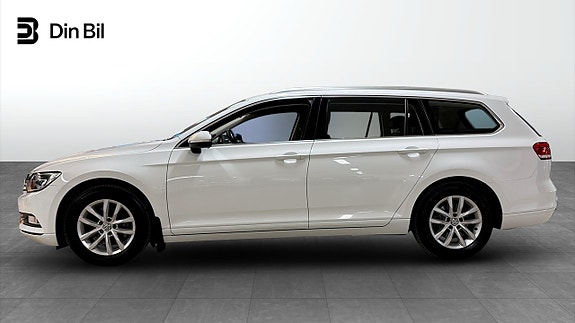 Volkswagen Passat 2 of 5
