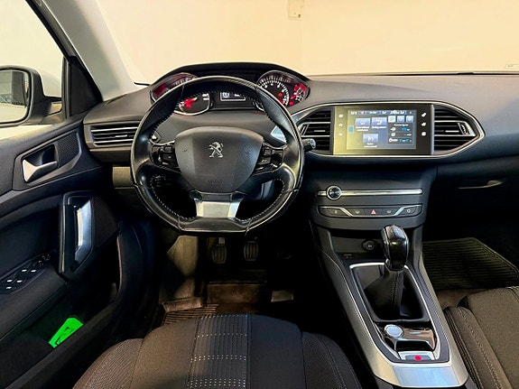 Peugeot 308 SW 14 of 14