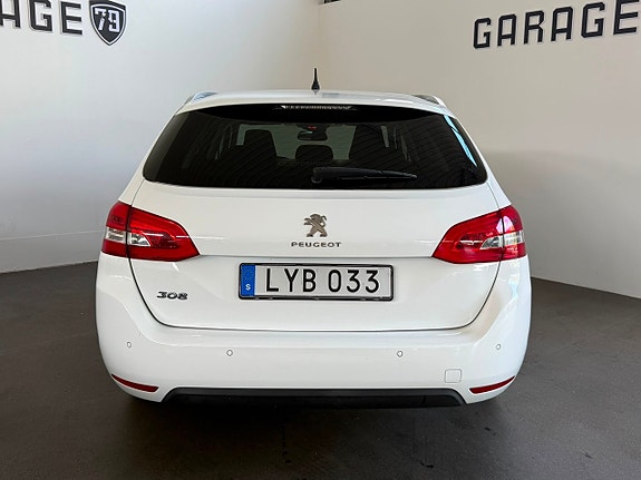 Peugeot 308 SW 4 of 5