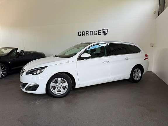 Peugeot 308 SW 2 of 5