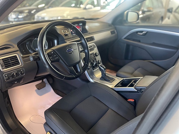 Volvo V70 13 of 24