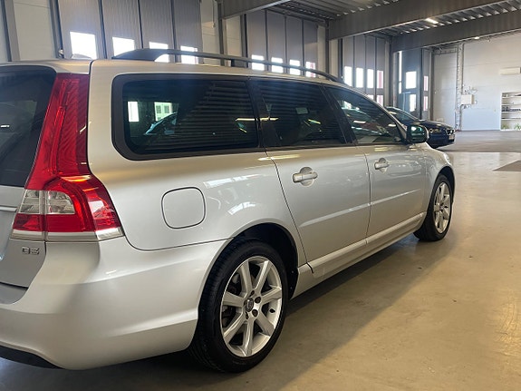 Volvo V70 6 of 24
