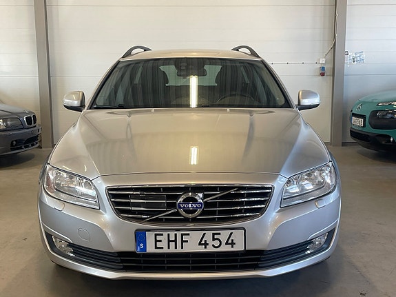 Volvo V70 4 of 24