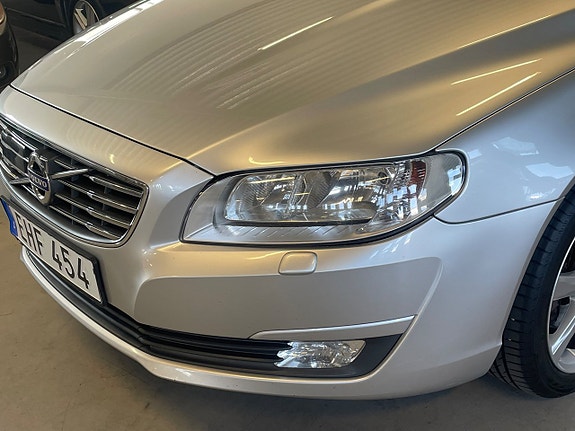 Volvo V70 10 of 24