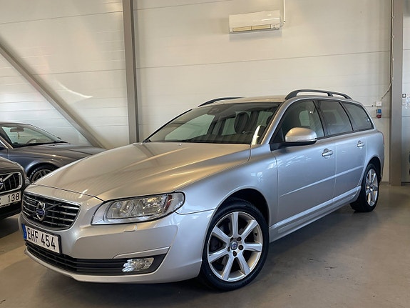 Volvo V70 2 of 24