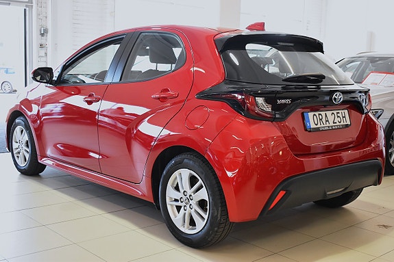 Toyota Yaris 3 of 19
