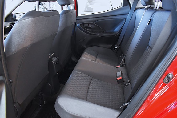 Toyota Yaris 9 of 19
