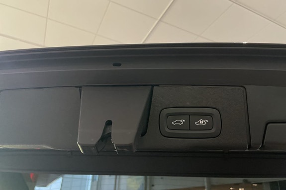 Volvo XC60 13 of 20