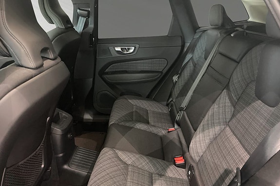 Volvo XC60 8 of 20
