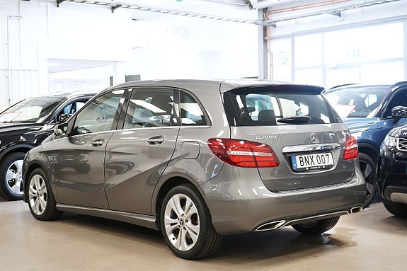 Mercedes-Benz B200 d 3 of 25