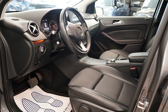 Mercedes-Benz B200 d 9 of 25