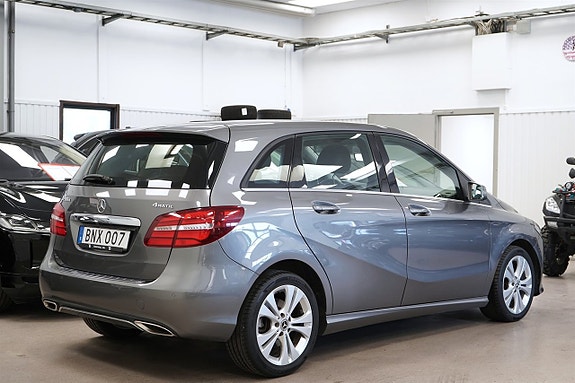 Mercedes-Benz B200 d 5 of 25