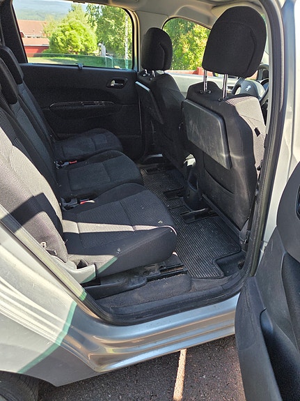 Peugeot 5008 7 of 8