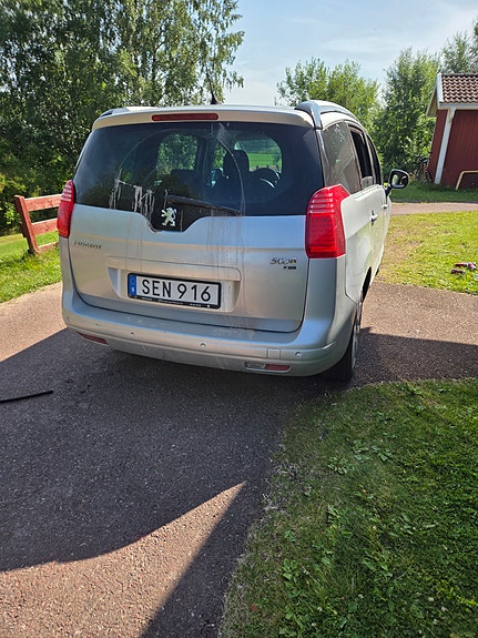 Peugeot 5008 3 of 5