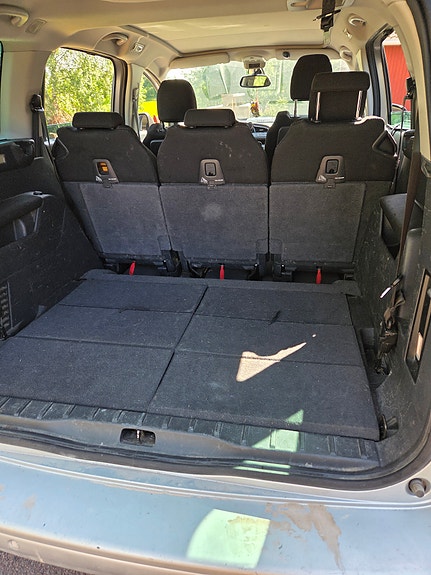 Peugeot 5008 6 of 8