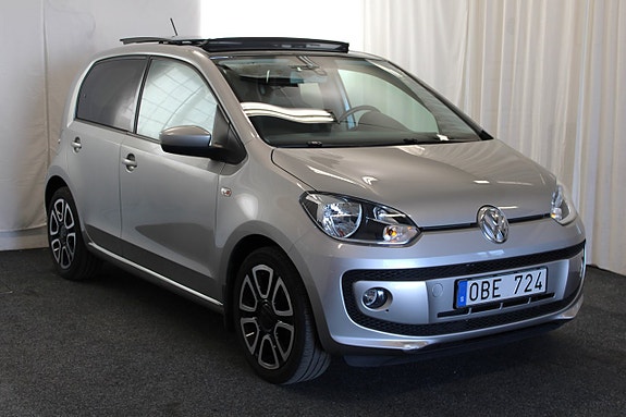 Volkswagen UP! 2 of 5