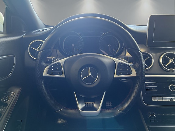 Mercedes-Benz CLA180 12 of 26