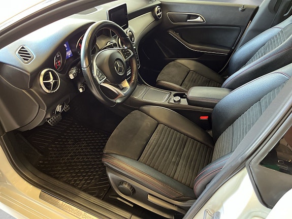 Mercedes-Benz CLA180 8 of 26