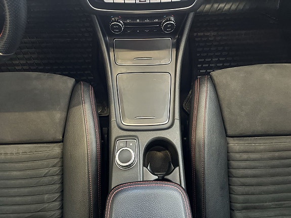 Mercedes-Benz CLA180 15 of 26