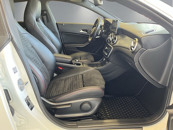 Mercedes-Benz CLA180 9 of 26