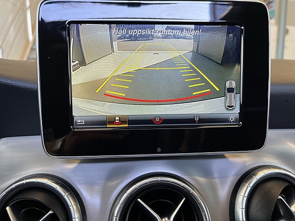 Mercedes-Benz CLA180 17 of 26