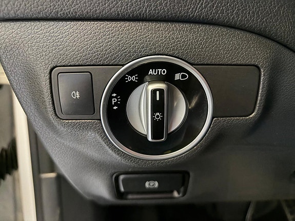 Mercedes-Benz CLA180 24 of 26