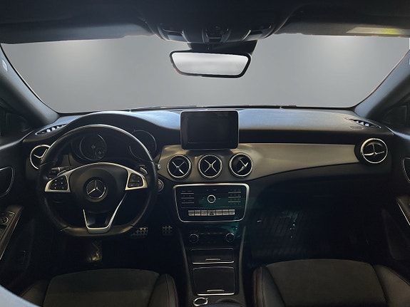 Mercedes-Benz CLA180 10 of 26