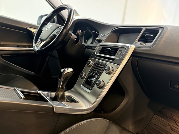 Volvo V60 5 of 7