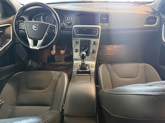 Volvo V60 3 of 7