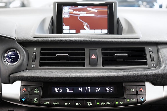 Lexus CT200h 20 of 26