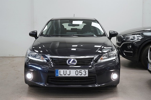 Lexus CT200h 8 of 26