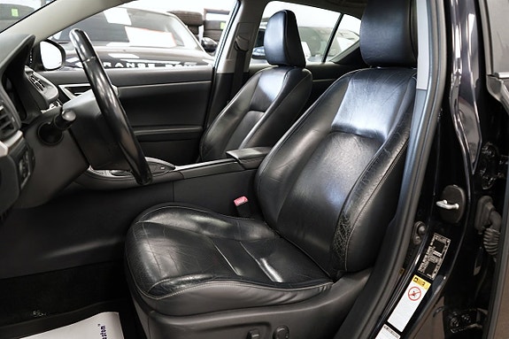 Lexus CT200h 17 of 26
