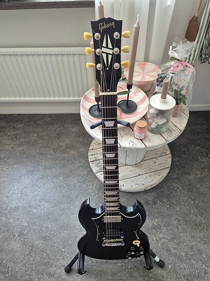 Gibson sg faded angus