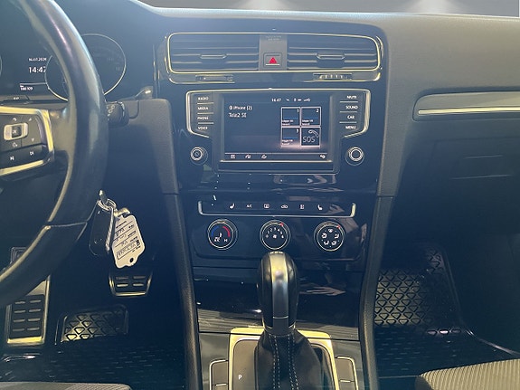 Volkswagen Golf VII 11 of 27