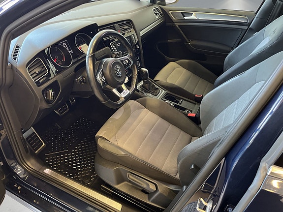 Volkswagen Golf VII 8 of 27