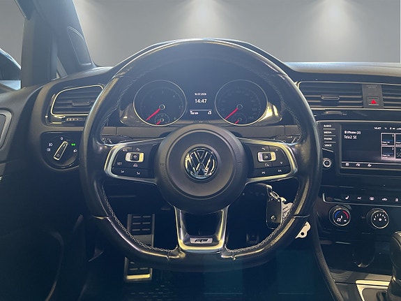 Volkswagen Golf VII 12 of 27