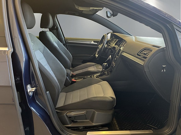 Volkswagen Golf VII 9 of 27