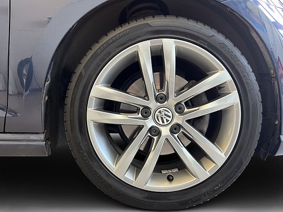 Volkswagen Golf VII 6 of 27