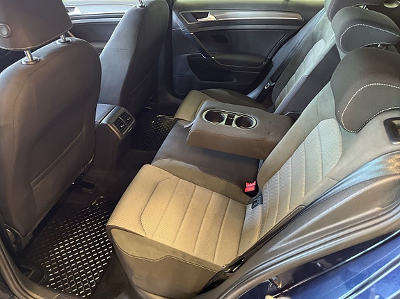 Volkswagen Golf VII 13 of 27