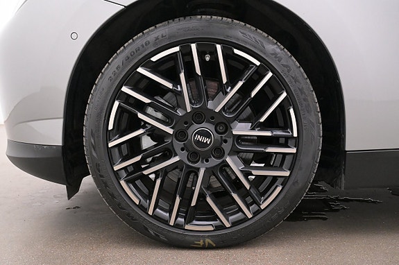 MINI Cooper SE 27 of 27