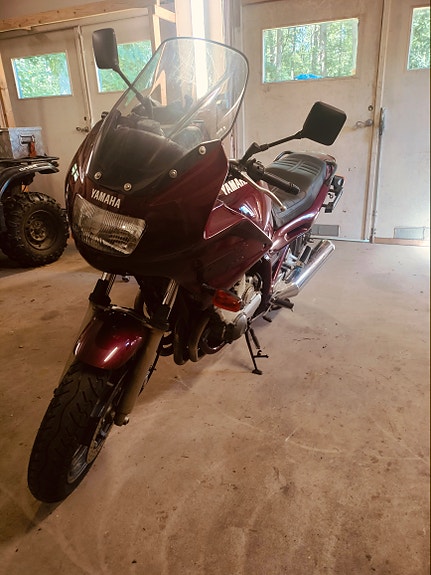 Yamaha XJ900S Diversion 2 of 3