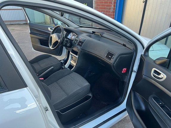 Peugeot 307 18 of 28
